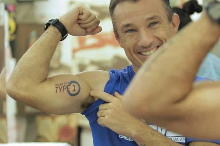 Tatuagem informativa: é um jeito legal e definitivo de as pessoas com diabetes assumirem a doença (Divulgação)