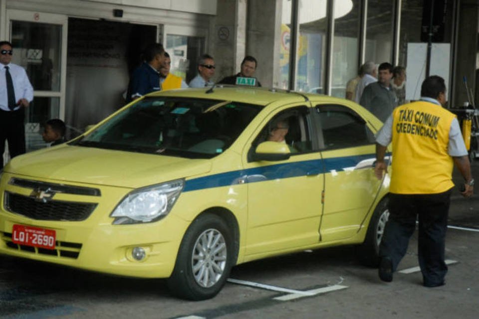 Prefeitura do Rio pretende regulamentar aplicativos de táxi