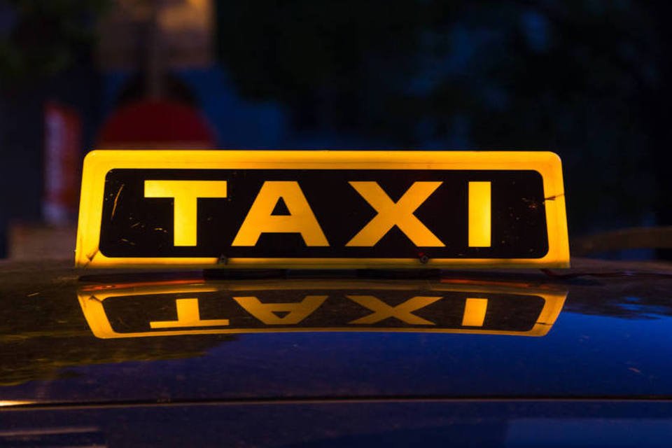 Táxi preto cresce em média 62% ao mês em SP