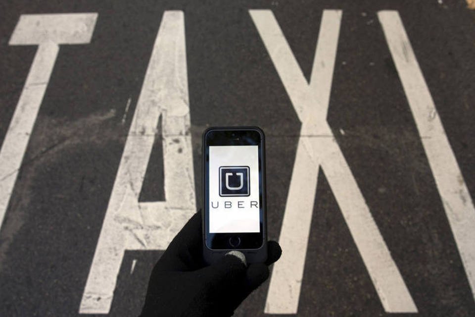 Motoristas de táxi na Hungria exigem fechamento do Uber