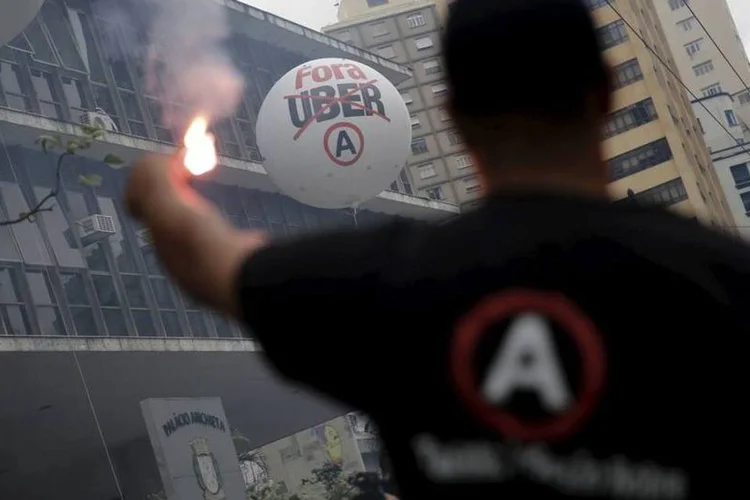 Taxistas em protesto contra o Uber em São Paulo 09.09 (Nacho Doce/Reuters)