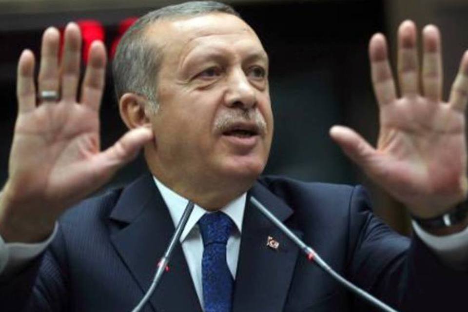 Premiê turco acusa imprensa estrangeira de espionagem