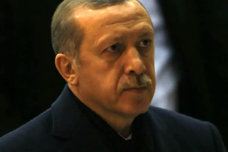 
	Recep Tayyp Erdogan: partido de Erdogan dominou o mapa eleitoral nas elei&ccedil;&otilde;es de domingo, mantendo o controle das duas maiores cidades, Istambul e Ancara, e aumentando sua porcentagem de votos
 (Umit Bektas/Reuters)