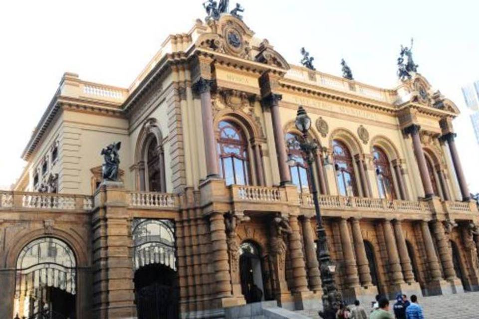Teatro Municipal de SP ganha hoje a Praça das Artes