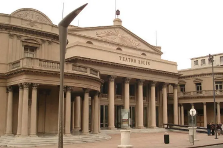 O Teatro Solis em Montevidéu: a capital do Uruguai foi escolhida este ano como a capital ibero-americana da cultura (Wikimedia Commons)