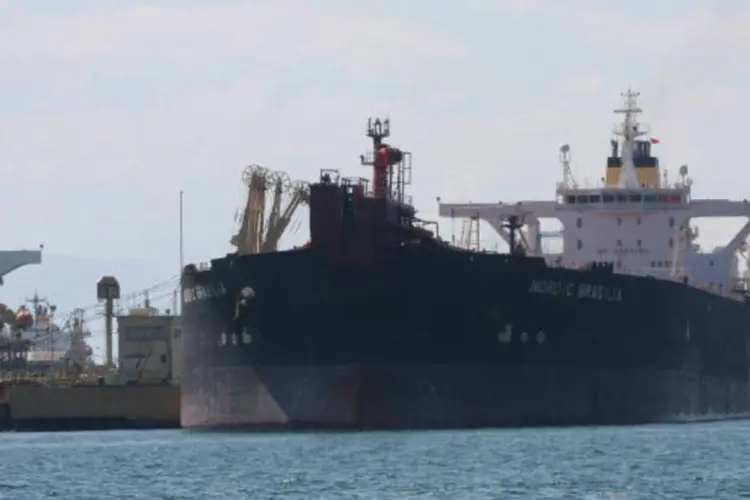 
	Navio petroleiro Nordic Brasilia, que j&aacute; &eacute; operado pela Transpetro: o novo ter&aacute; 274 metros de comprimento e capacidade para 1 milh&atilde;o de barris
 (Wikimedia Commons)