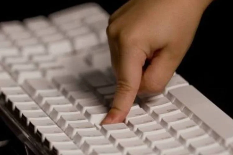 Autoridades do país afirmam que 99% de todas as famílias já têm acesso à banda larga de 1 Mbps (.)