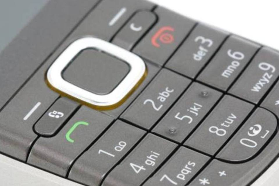 Anatel vai vigiar ligações de celulares e fixos, diz jornal