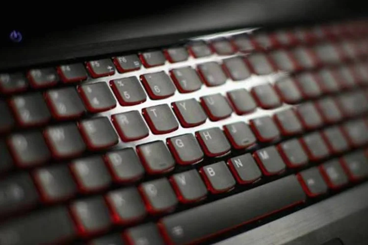 
	Entre os site afetados est&atilde;o o do Hayat Media Center, um bra&ccedil;o do grupo Estado Isl&acirc;mico (EI) encarregado por sua comunica&ccedil;&atilde;o, o site Mujahadia 89 e ainda o islamic-news.info
 (Getty Images)