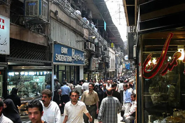 Teerã, capital do Irã: tensão entre o país e seus vizinhos é intensificada após suposta morte de sequestrados (Wikimedia Commons)