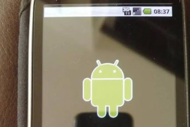 As versões do Android foram Froyo, Gingerbread e Honeycomb. A atual versão é Ice Cream Sandwich (Clive Darr/Flickr)