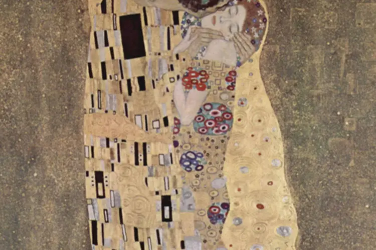A artista Xandra Herdieckerhoff foi a encarregada de reproduzir 'O Beijo' de Klimt no corpo da modelo (The Yorck Project: 10.000 Meisterwerke der Malerei/ Wikimedia Commons)