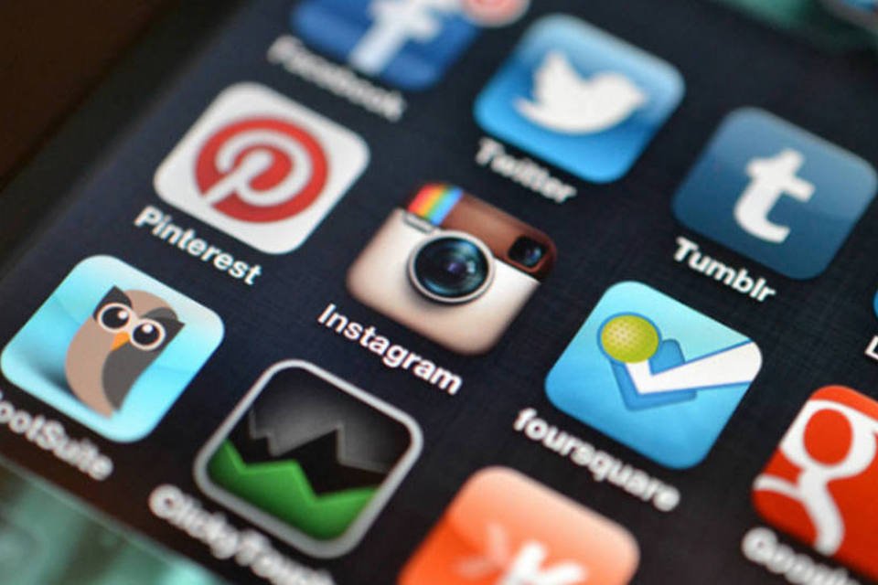 As empresas olham tudo dos funcionários nas redes sociais