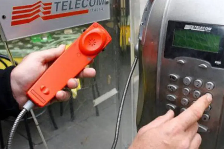 
	Telefone da Telecom It&aacute;lia: conselho da companhia se reuniu para aprovar um novo plano para revitalizar os neg&oacute;cios
 (Vincenzo Pinto/AFP)