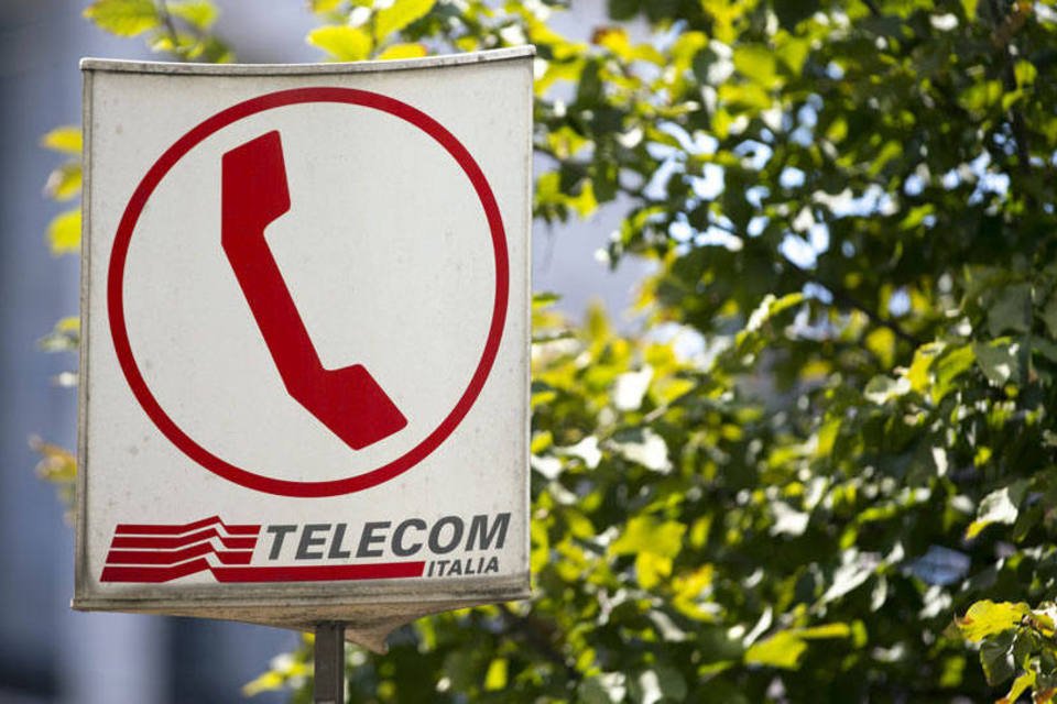 Plano de corte de custos da Telecom Italia impulsiona ações