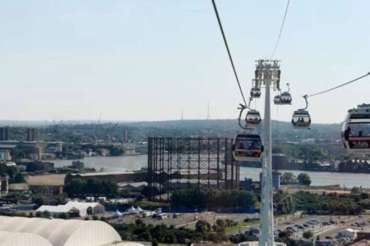 Grande parte dos londrinos está de férias, enquanto os que estão na cidade trabalham de casa, seguindo recomendações do governo de evitar o transporte público (Scott Heavey / Getty Images)