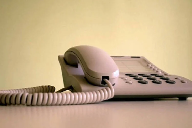 O Brasil tem 30 milhões acessos fixos de telefone em uso, contra 251 milhões de linhas celulares (Fran Gambín / SXC)
