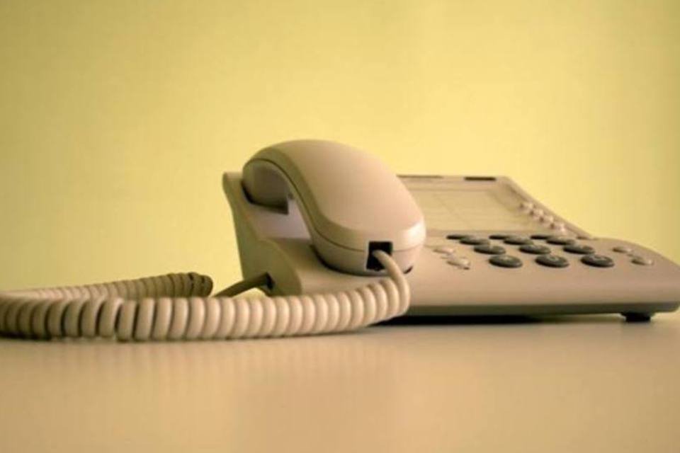 Anatel exige que Telefônica melhore serviço de telefonia
