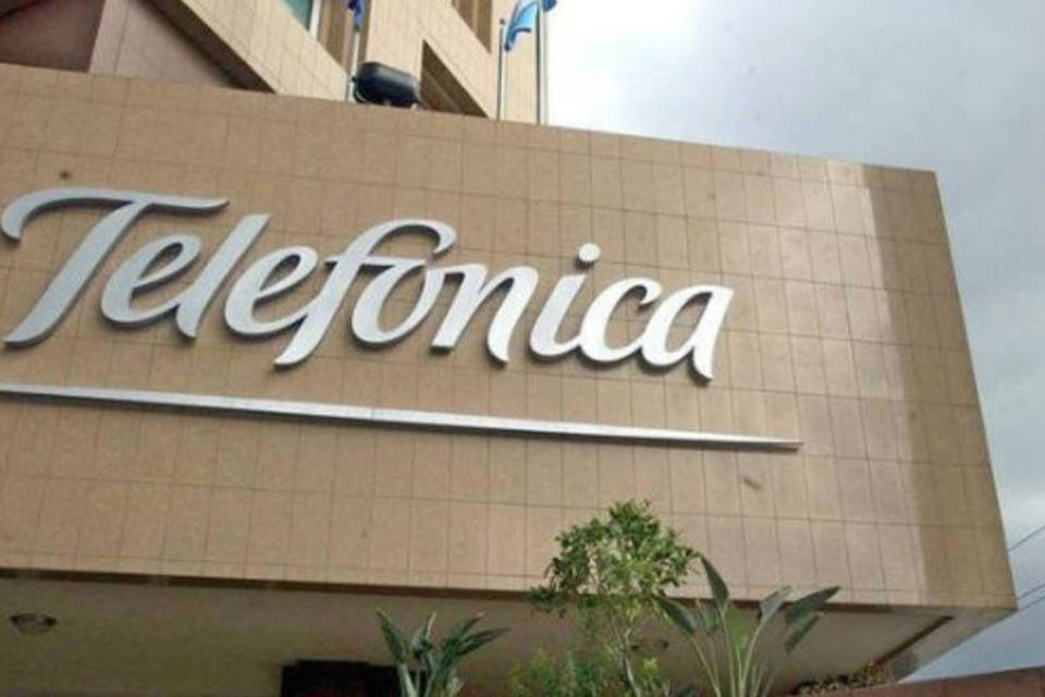 Telefônica quer mais clientes para reduzir efeitos da crise