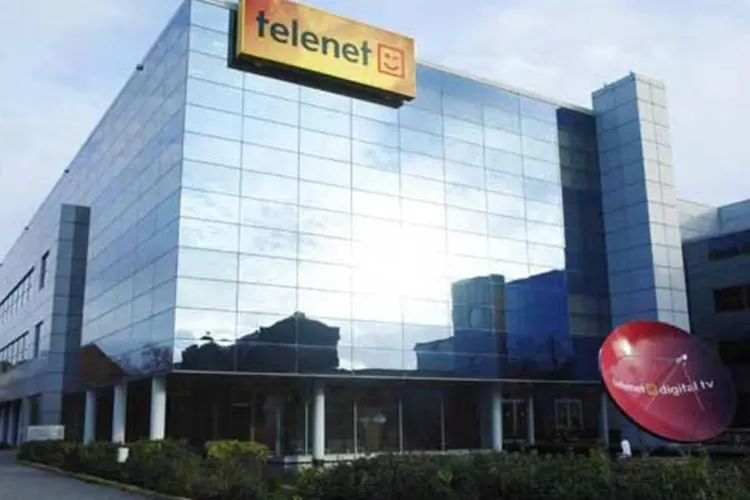 
	Fachada da Telenet na B&eacute;lgica: a&ccedil;&atilde;o da belga Telenet tinha alta de 6,2 por cento ap&oacute;s acertar a aquisi&ccedil;&atilde;o da BASE Company
 (Divulgação)
