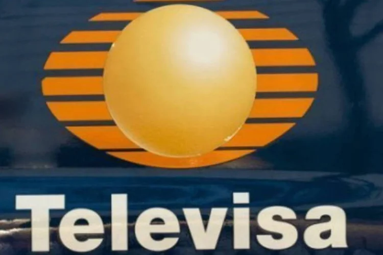 O canal mexicano Televisa, a maior emissora de língua espanhola, deixou a tela em preto durante uma hora (AFP/Omar Torres)