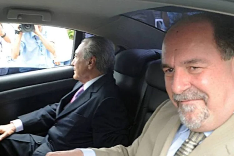 Michel Temer e José Eduardo Dutra chegam para partcipar da reunião da equipe de transição (Wilson Dias/AGÊNCIA BRASIL)