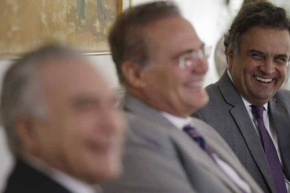 PSDB fará o necessário para tirar o país da crise, diz Aécio