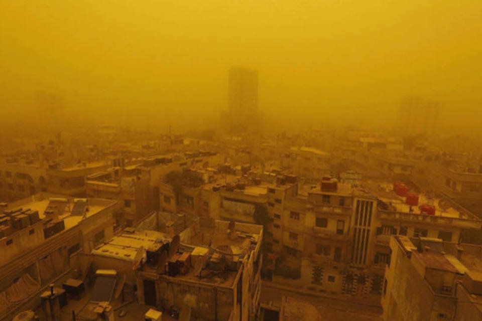 Tempestade de areia 'varre' parte do Oriente Médio; veja