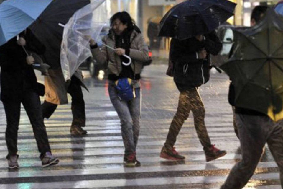 Tempestades matam 4 pessoas no Japão e ferem mais de 400