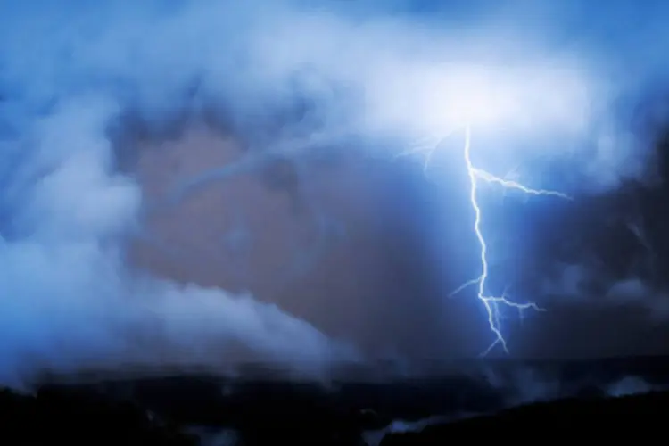 
	Tempestade: ventos de at&eacute; 145 quil&ocirc;metros por hora arrancaram telhados de dois mot&eacute;is em Missouri Valley
 (Getty Images)