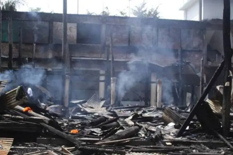Templo budista destruído por muçulmanos em Cox's Bazar (Reuters)