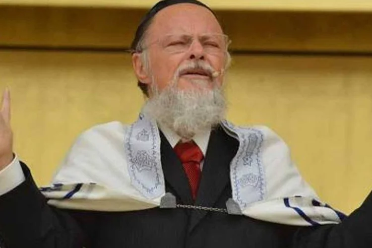
	Edir Macedo ministra a cerim&ocirc;nia de inaugura&ccedil;&atilde;o do Templo de Salom&atilde;o
 (Facebook/ Templo de Salomão/Divulgação)