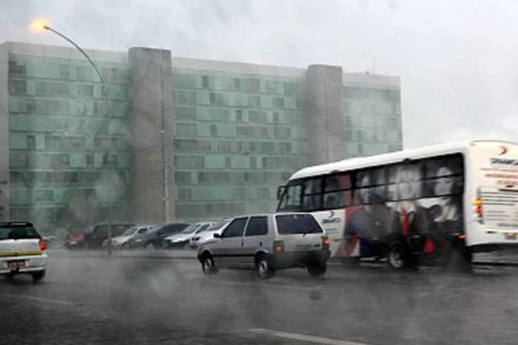 Temporal que atingiu Brasília na tarde de ontem pode ter causado segundo blecaute