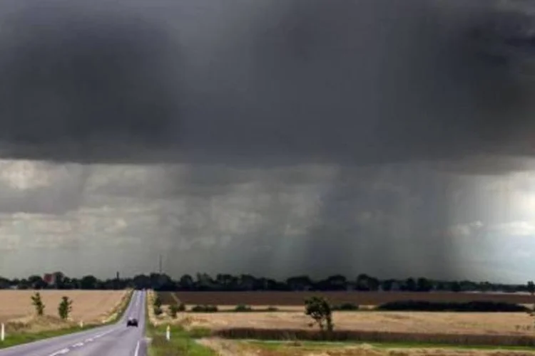 Volume de chuva pode ser previsto por meio de radares meteorológicos, mas dados não são públicos (.)