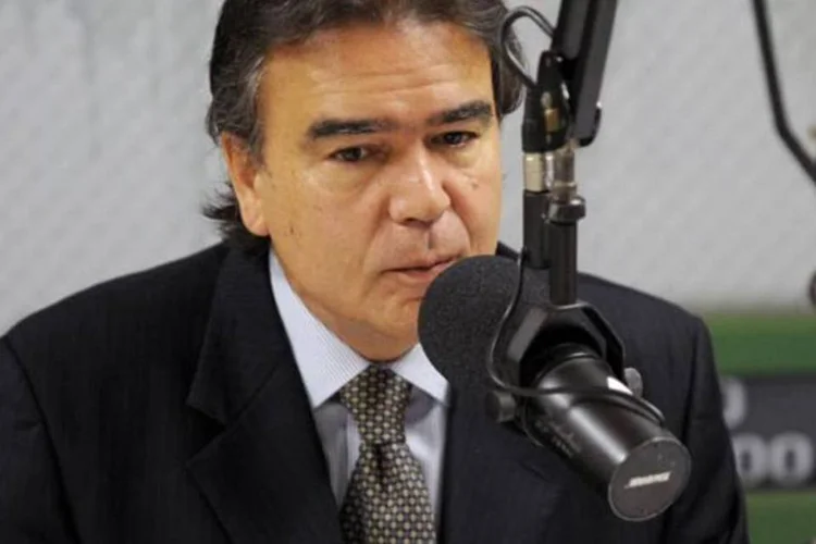 
	Jos&eacute; Gomes Tempor&atilde;o: o ex-ministro se disse contra as &quot;pol&iacute;ticas autorit&aacute;rias&quot; criadas &quot;no af&atilde; de responder a press&atilde;o da opini&atilde;o p&uacute;blica&quot;.
 (Antônio Cruz/AGÊNCIA BRASIL)