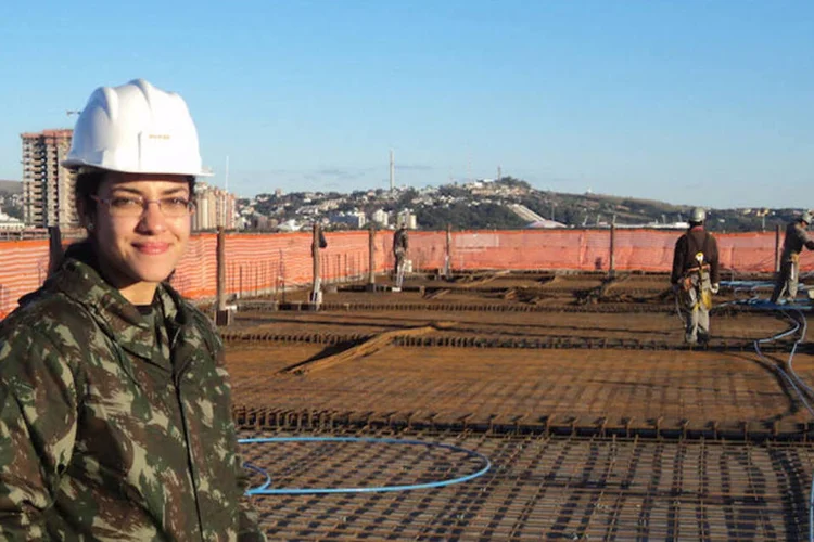 
	Tenente Carolina Reis: 1&ordm; mulher na Diretoria de Obras de Coopera&ccedil;&atilde;o (DOC)
 (Acervo Pessoal)