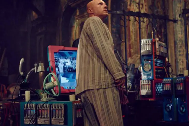 Christoph Waltz em cena do filme "O Teorema Zero" (Reprodução / Facebook "The zero theorem")