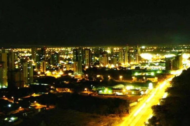 
	Teresina: a capital do Piau&iacute; receber&aacute; R$ 611 milh&otilde;es para a implanta&ccedil;&atilde;o de ve&iacute;culo leve sobre trilhos e corredores de &ocirc;nibus
 (Thompson Sá/ Flickr/ Creative Commons)
