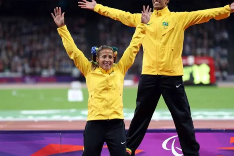 Terezinha Guilhermina e seu guia Guilherme Soares nos Jogos Paralímpicos (Getty Images)