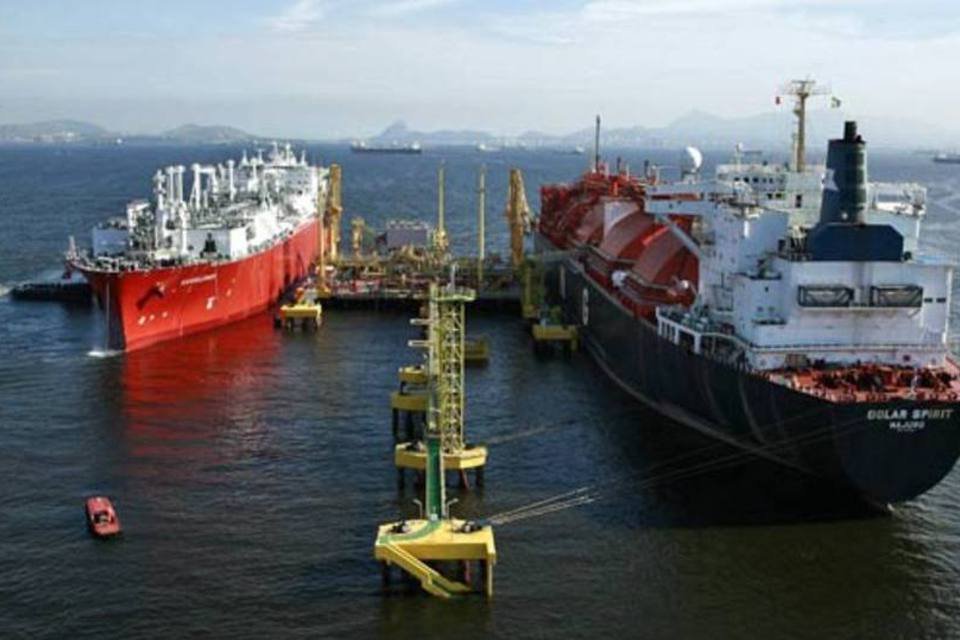 Governo autoriza Petrobras a exportar GNL ocioso