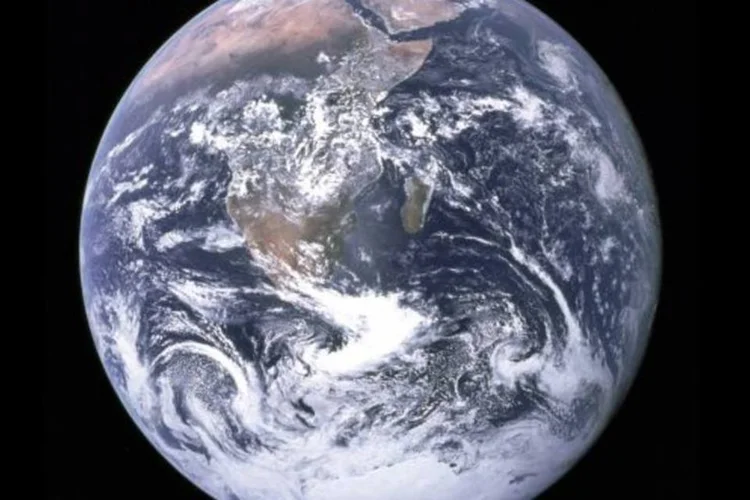 
	Planeta Terra: &quot;O planeta esquenta e a raz&atilde;o &eacute; que continuamos emitindo mais di&oacute;xido de carbono (CO2) na atmosfera&quot;, destacou&nbsp;o climatologista Gavin Schmidt
 (Wikimedia Commons)
