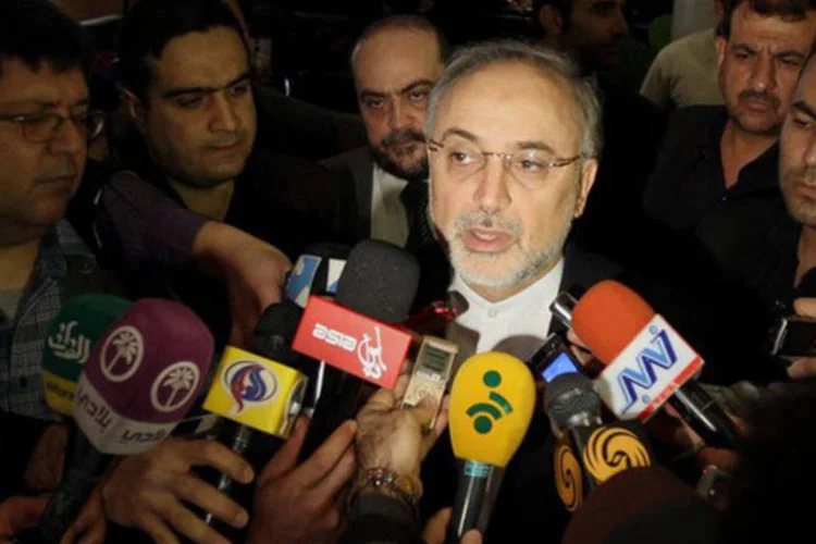 
	Ali Akbar Salehi: &quot;o plano rejeita a viol&ecirc;ncia, o terrorismo e as inger&ecirc;ncias estrangeiras, e prop&otilde;e um processo pol&iacute;tico global&quot;, defendeu o iraniano
 (Atta Kenare/AFP)
