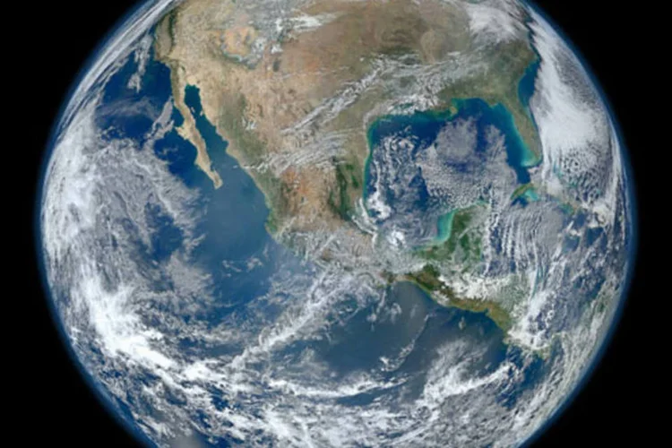
	Planeta Terra: se medidas fossem tomadas agora, o aquecimento global seria mantido dentro de limite de 2 graus Celsius, mostrou um estudo
 (NASA/NOAA/GSFC/Suomi NPP/VIIRS/Norman Kuring)