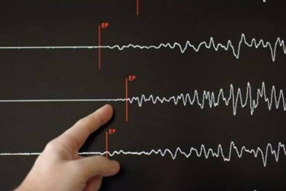 Terremoto deixa ao menos 32 mortos e 850 feridos no Irã
