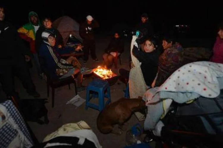 
	Moradores de Pozo al Monte passam parte da noite na rua ap&oacute;s tremor: no momento, autoridades n&atilde;o indicaram danos nem v&iacute;timas pelo terremoto
 (AFP)