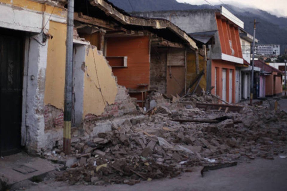 Sobe para 44 o número de mortos por terremoto na Guatemala