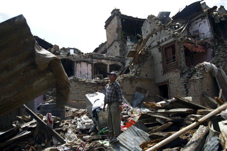 Sobe para 76 o número de mortos por novo terremoto no Nepal