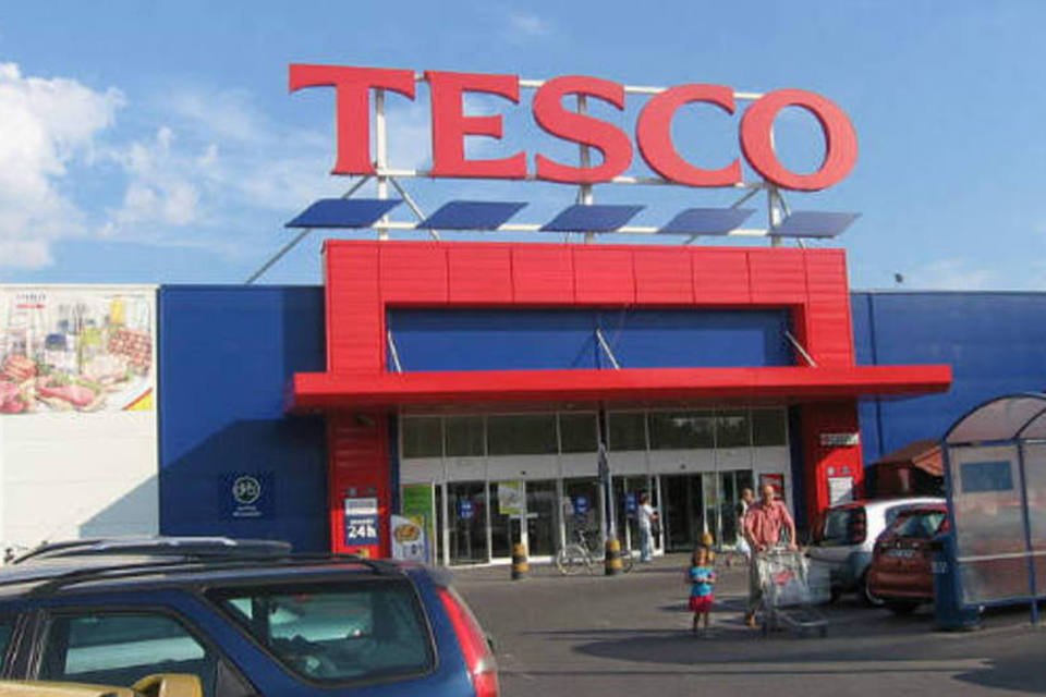 Tesco tem queda nas vendas trimestrais na Grã-Bretanha