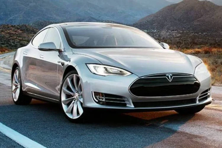 
	Modelo acelera de 0 aos 100 km/h em 4,4 segundos e atinge velocidade m&aacute;xima de 210 km/h
 (Divulgação)
