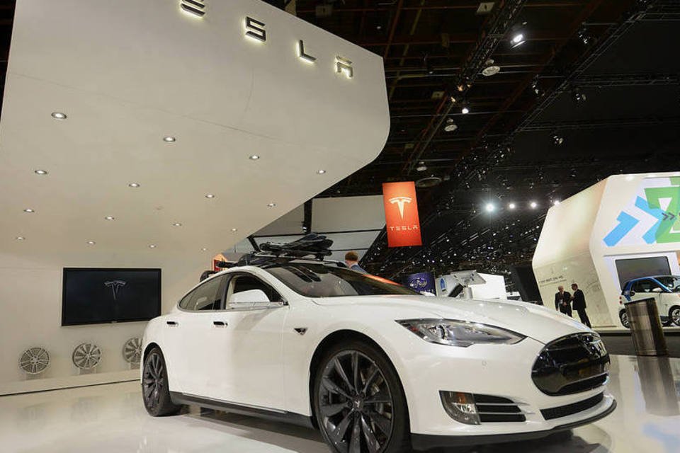 Tesla entrega menos carros e ações caem na bolsa